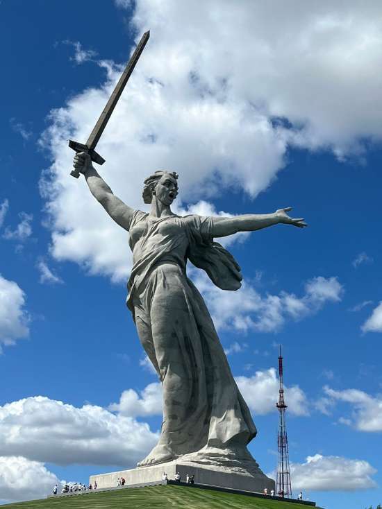 "О чем молчат памятники"